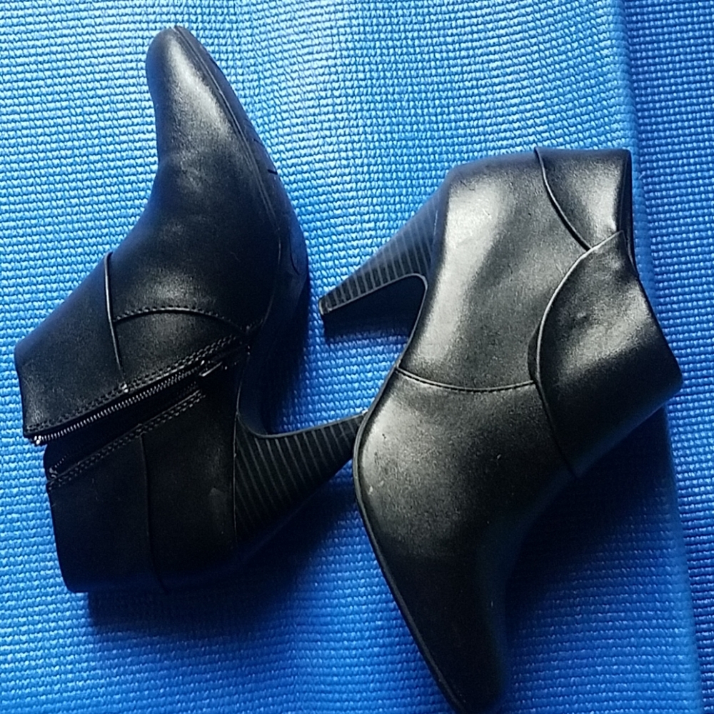 Zip Ankle boot